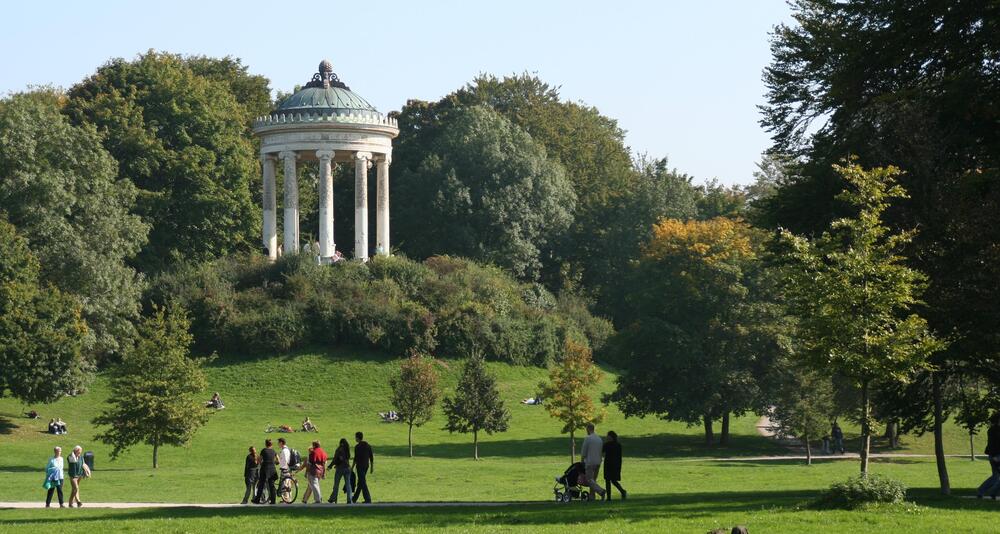 Le jardin anglais est un point de repère historique à Munich depuis 1789.