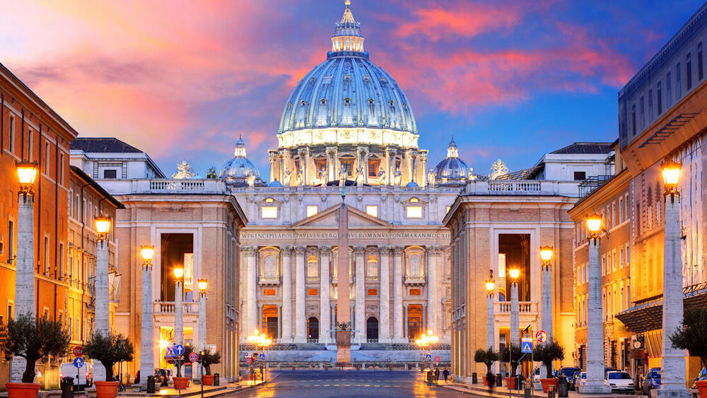 A Catedral de São Pedro e a Piazza de Roma