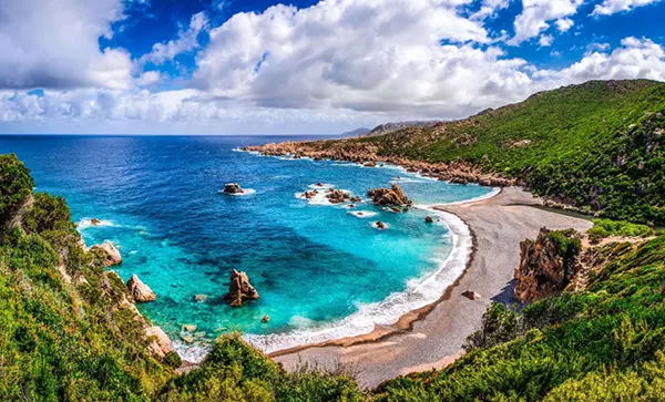 Arco de calcário Cala Goloritzé