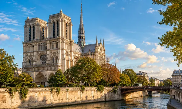 Notre-Dame de París restaurada